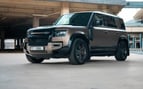 Range Rover Defender V6 X (Braun), 2021  zur Miete in Ras Al Khaimah