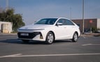 Hyundai Accent (Blanco), 2024 para alquiler en Abu-Dhabi