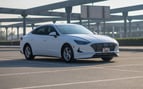 Hyundai Sonata (Blanco), 2021 para alquiler en Abu-Dhabi