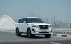 Nissan Patrol Platinum V6 (Blanc), 2023 à louer à Abu Dhabi