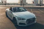 Audi A5 Cabriolet (Blanco), 2018 para alquiler en Dubai 1