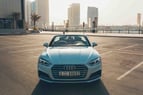 Audi A5 Cabriolet (Blanco), 2018 para alquiler en Dubai 2