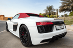Audi R8 V10 Spyder (Blanc), 2018 à louer à Dubai 3