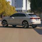 Audi Q8 (Beige), 2021  zur Miete in Dubai 1