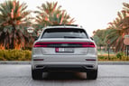Audi Q8 (Бежевый), 2022 для аренды в Абу-Даби 1