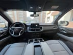 Chevrolet Tahoe (Beige), 2021  zur Miete in Dubai 5