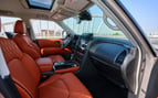 Nissan Patrol V6 (Beige), 2024 para alquiler en Abu-Dhabi 4