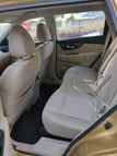 在迪拜 租 Nissan Xtrail (米色), 2020 5