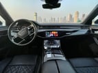 Audi A8 L60 TFSI (Schwarz), 2020  zur Miete in Dubai 4
