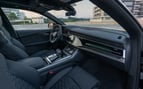 Audi RSQ8 (Negro), 2022 para alquiler en Dubai 4