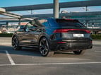 Audi RSQ8 (Черный), 2023 для аренды в Дубай 1