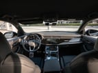 Audi RSQ8 (Negro), 2023 para alquiler en Abu-Dhabi 4