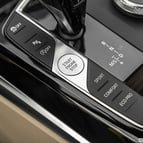 BMW 3 Series (Negro), 2019 para alquiler en Dubai 5
