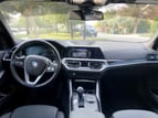 BMW 3 Series (Schwarz), 2020  zur Miete in Dubai 4