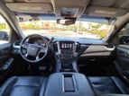Chevrolet Suburban (Negro), 2018 para alquiler en Dubai 1