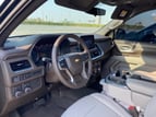 Chevrolet Suburban (Noir), 2021 à louer à Dubai 1