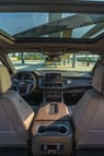 Chevrolet Suburban (Черный), 2024 для аренды в Шарджа 6