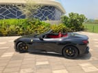 Ferrari Portofino Rosso (Schwarz), 2020  zur Miete in Dubai 1