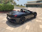 Ferrari Portofino Rosso (Schwarz), 2020  zur Miete in Dubai 3