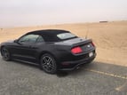 Ford Mustang Convertible (Black), 2018  zur Miete in Dubai 4