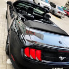 Ford Mustang Convertible (Schwarz), 2019  zur Miete in Dubai 2