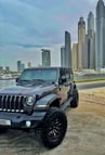Jeep Wrangler (Negro), 2021 para alquiler en Abu-Dhabi