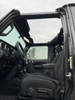 Jeep Wrangler (Negro), 2021 para alquiler en Sharjah