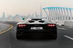 Lamborghini Aventador Roadster (Negro), 2018 para alquiler en Dubai 3