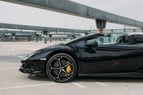 Lamborghini Evo Spyder (Черный), 2023 почасовая аренда в Дубай