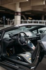在阿布扎比 租 Lamborghini Evo Spyder (黑色), 2022 5