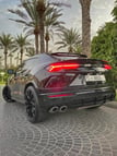 Lamborghini Urus (Negro), 2021 para alquiler en Dubai 2