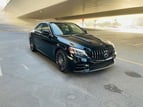 在迪拜 租 Mercedes C300 Class (黑色), 2020 0