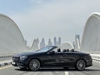 Mercedes AMG E450 convertible (Schwarz), 2022  zur Miete in Dubai 3