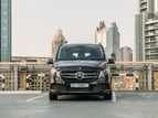 Mercedes V250 (Negro), 2023 para alquiler en Dubai 0