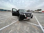 Nissan Xterra (Negro), 2022 para alquiler en Dubai 3