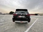 Nissan Xterra (Negro), 2022 para alquiler en Dubai 6