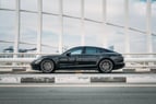 Porsche Panamera (Schwarz), 2021  zur Miete in Dubai 0