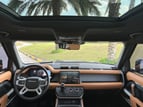 Range Rover Defender HSE V6 (Zwart), 2023 te huur in Ras Al Khaimah