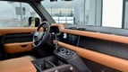 Range Rover Defender (Черный), 2023 для аренды в Абу-Даби 2