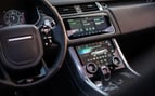 Range Rover SVR (Negro), 2021 para alquiler en Dubai 3