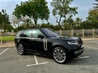 Range Rover Vogue Super Charged (Negro), 2023 para alquiler en Dubai 1