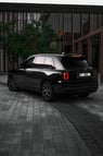 在迪拜 租 Rolls Royce Cullinan Black Badge (黑色), 2021 0