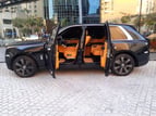 إيجار Rolls Royce Cullinan (أسود), 2020 في دبي 2