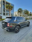 إيجار Rolls Royce Cullinan (أسود), 2021 في دبي 2
