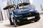 Tesla Model X (Schwarz), 2017  zur Miete in Dubai 1