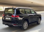 Toyota Land Cruiser (Черный), 2022 для аренды в Дубай 1