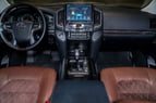 Toyota Land Cruiser (Negro), 2020 para alquiler en Dubai 2