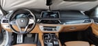 BMW 7 Series (Blanco Brillante), 2019 para alquiler en Dubai 4