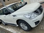 Nissan Patrol (Blanco Brillante), 2017 para alquiler en Dubai 0