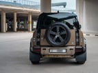 Range Rover Defender V6 X (Braun), 2021  zur Miete in Dubai 3